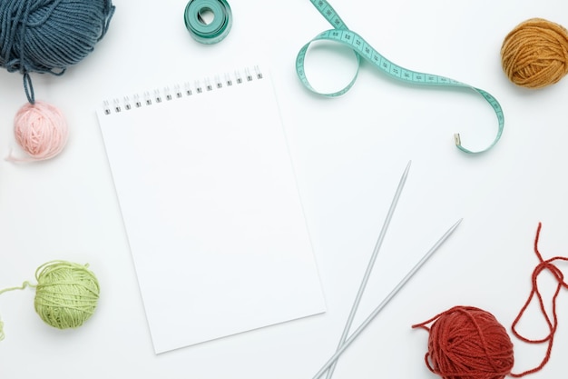 Karty z wzorami haftów